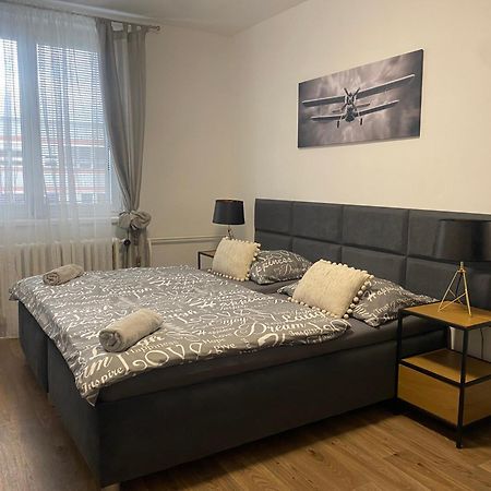 Cerna Ruze - Apartman 3 Plzeň Exterior foto