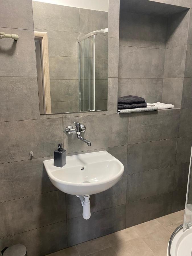 Cerna Ruze - Apartman 3 Plzeň Exterior foto