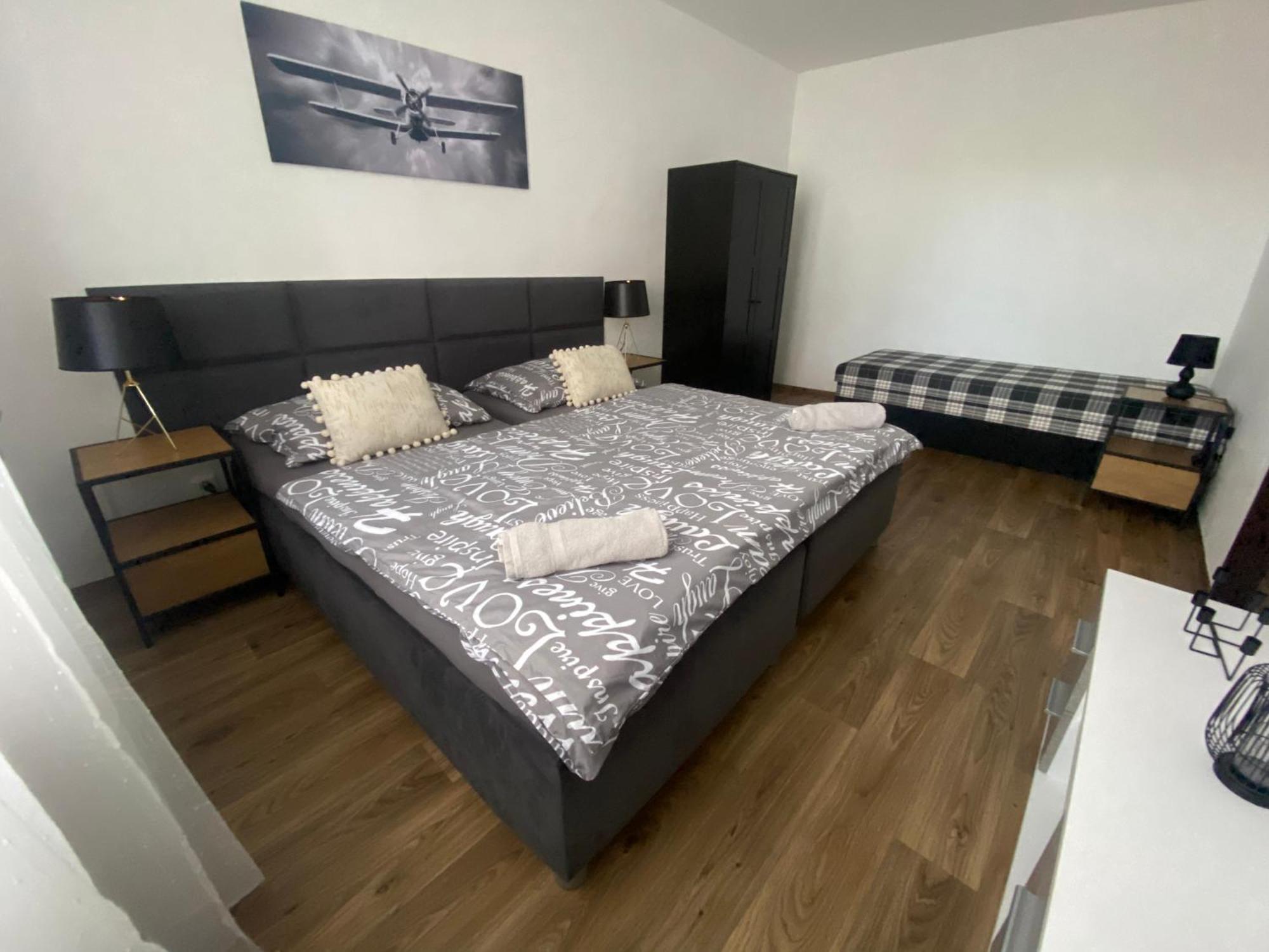 Cerna Ruze - Apartman 3 Plzeň Exterior foto